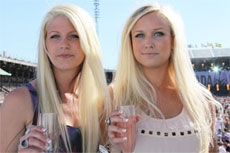 Hitta evenemang i nöjesguiden & eventkalender Cocktail Life: teater, konsert, festival, mingel, gigg, utställning, party, show, catwalk, vinprovning, seminarium, familjeaktivitet, matupplevelse, kurs, seminarier m.m. Vi filmar och fotar ditt event eller tillställning..